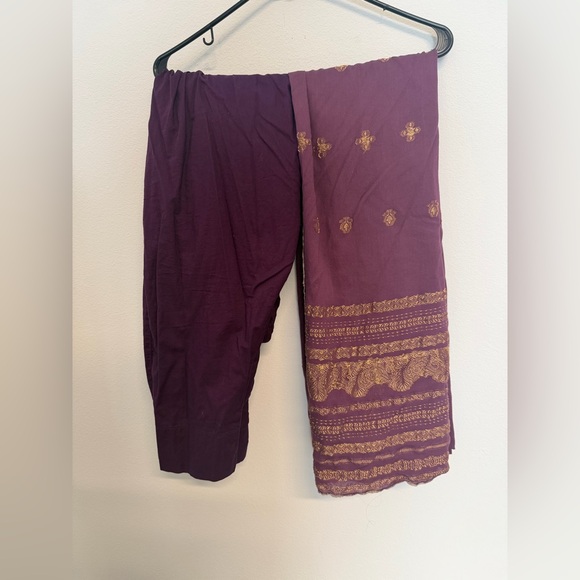 Purple & Gold 3 Piece Printed Suit Traditional Salwar Kameez - Picture 4 of 5